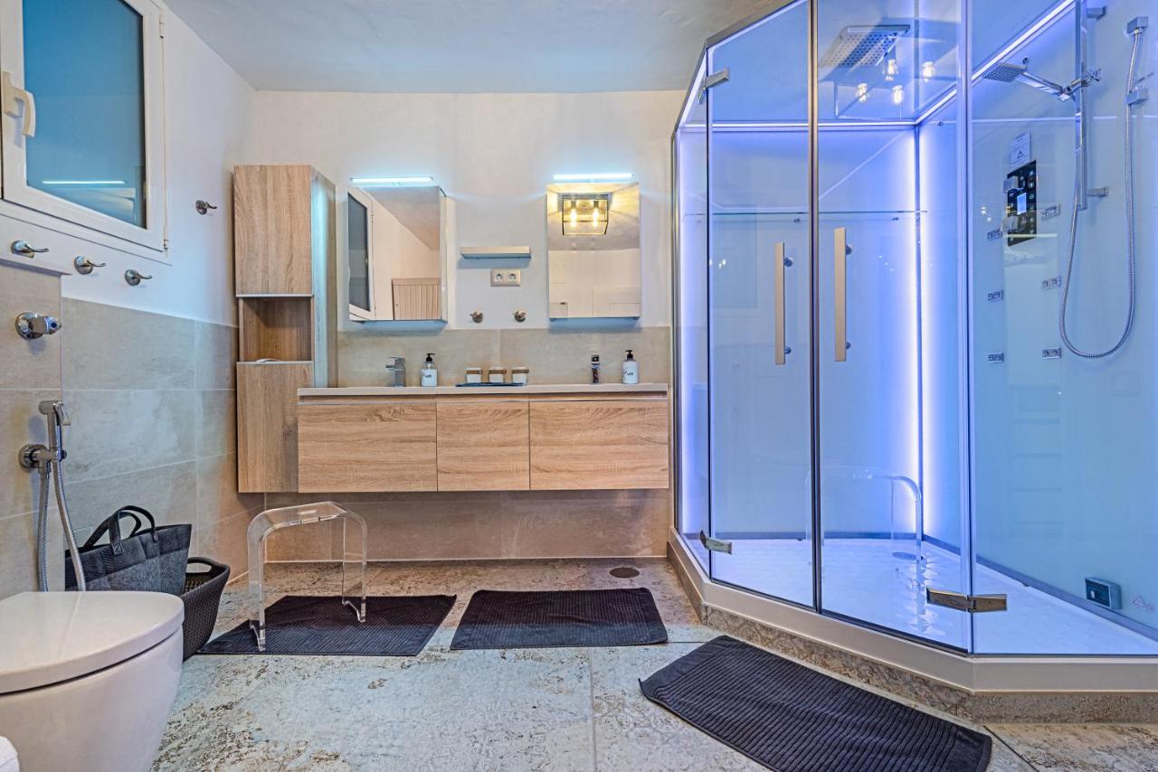 Mogan luxury apartment, sea views, jacuzzi&sauna. Bagian luar foto