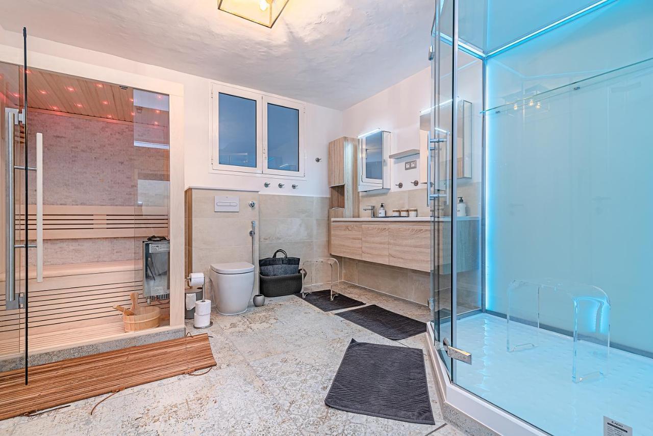 Mogan luxury apartment, sea views, jacuzzi&sauna. Bagian luar foto