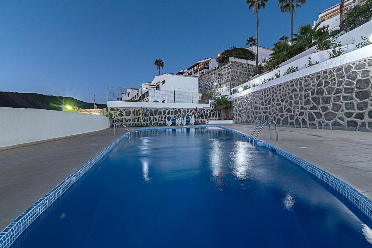 Mogan luxury apartment, sea views, jacuzzi&sauna. Bagian luar foto