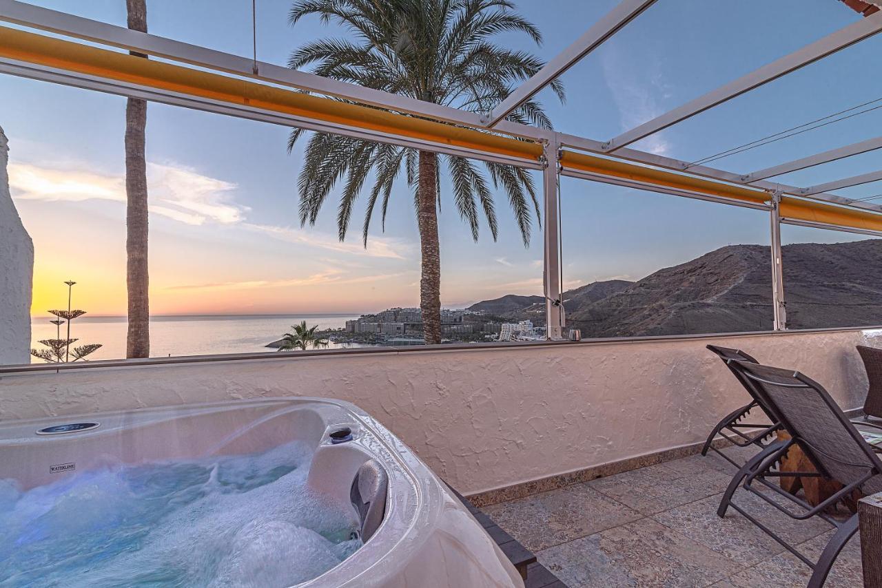 Mogan luxury apartment, sea views, jacuzzi&sauna. Bagian luar foto