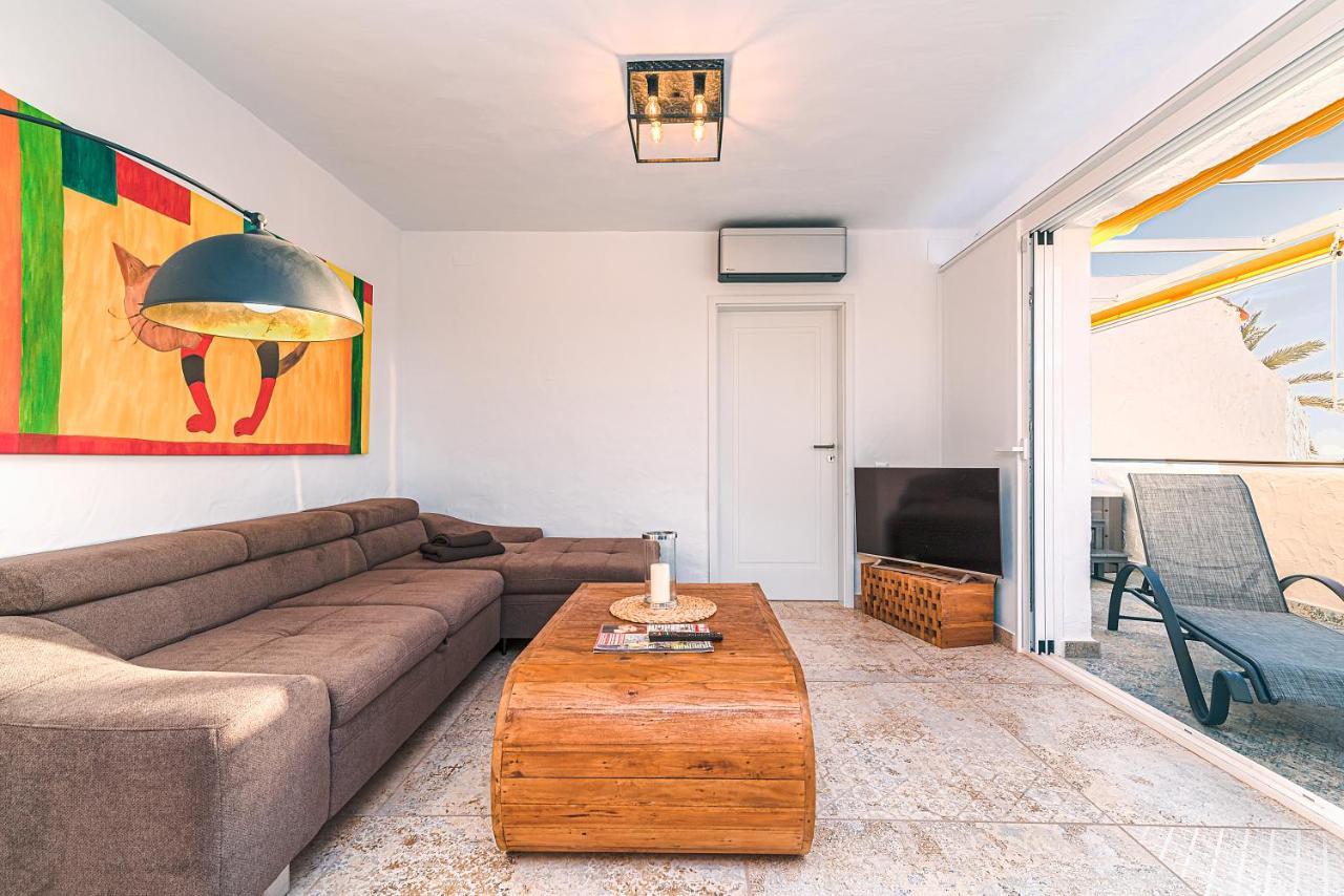 Mogan luxury apartment, sea views, jacuzzi&sauna. Bagian luar foto